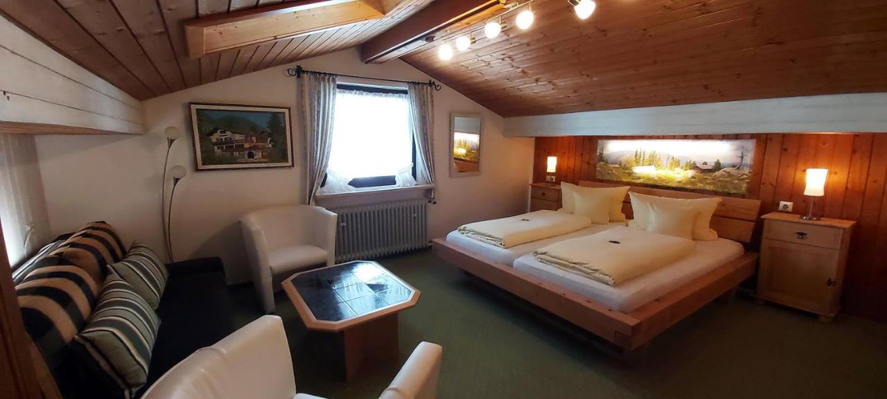 Hotel - Pension - Heidelberg Inkl. Chiemgaukarte ルーポルディング エクステリア 写真